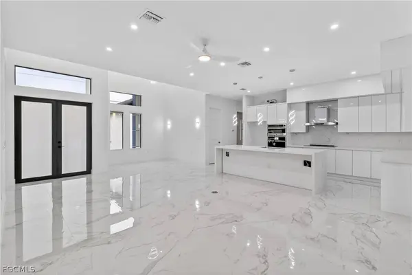 4107 16th ST SW, Lehigh Acres, FL 33976