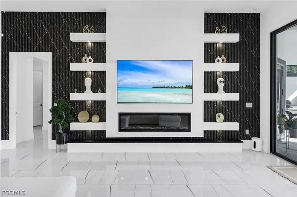 1104 E 6th ST, Lehigh Acres, FL 33972