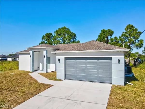 3022 33RD ST SW, Lehigh Acres, FL 33976
