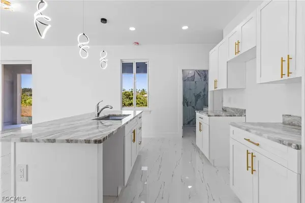 2716 25TH ST SW, Lehigh Acres, FL 33976