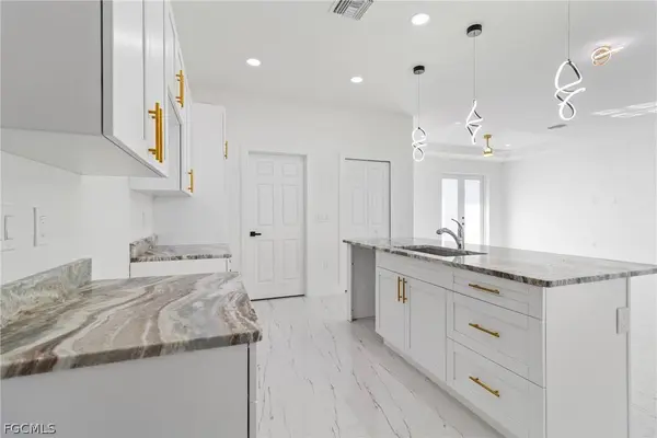 2716 25TH ST SW, Lehigh Acres, FL 33976