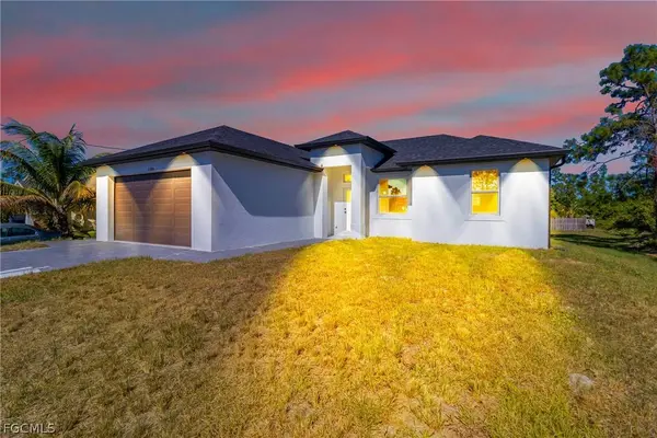 1109 Cumming ST E, Lehigh Acres, FL 33974