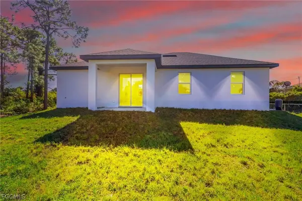 1109 Cumming ST E, Lehigh Acres, FL 33974