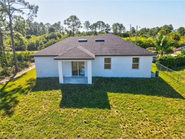 1109 Cumming ST E, Lehigh Acres, FL 33974