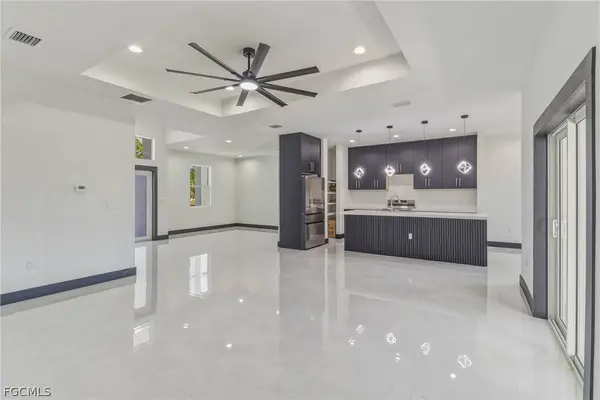 442 Mercedes CT, Lehigh Acres, FL 33972