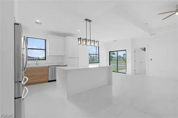 2001 NW 25th AVE, Cape Coral, FL 33993