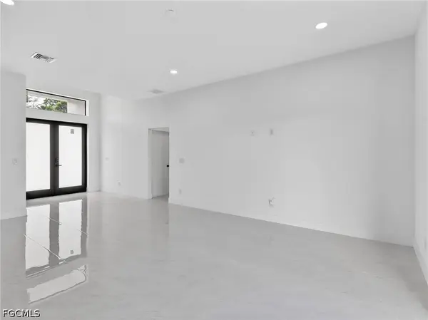 639 Knapp ST, Lehigh Acres, FL 33974