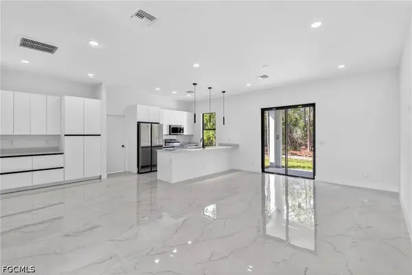 1156 Damen ST E, Lehigh Acres, FL 33974