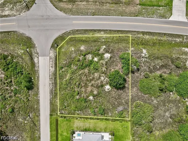 854/856 Alabama RD S, Lehigh Acres, FL 33974