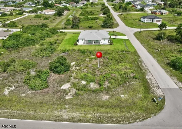 854/856 Alabama RD S, Lehigh Acres, FL 33974