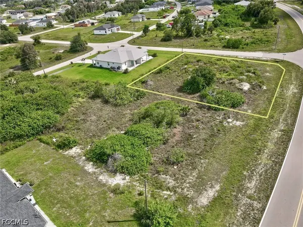 854/856 Alabama RD S, Lehigh Acres, FL 33974