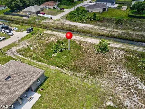 2718 25th ST SW, Lehigh Acres, FL 33976