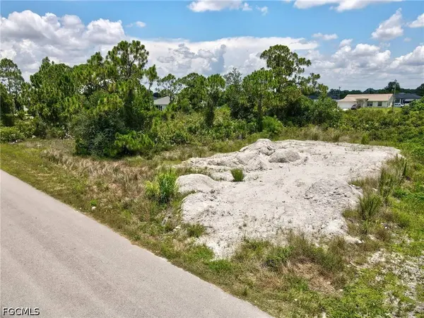 2612 25th ST SW, Lehigh Acres, FL 33976