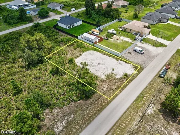 2612 25th ST SW, Lehigh Acres, FL 33976