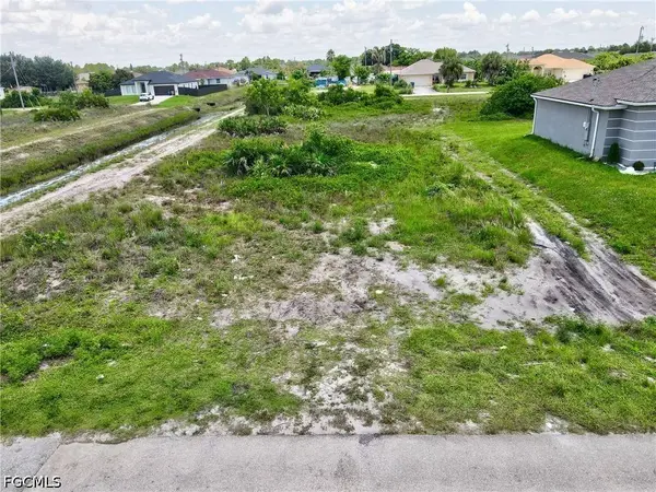 2718 25th ST SW, Lehigh Acres, FL 33976