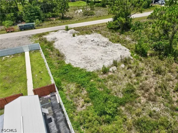 2612 25th ST SW, Lehigh Acres, FL 33976