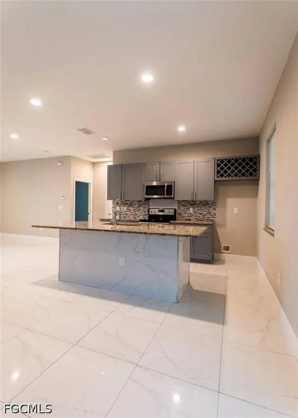 2917 5th ST SW, Lehigh Acres, FL 33976