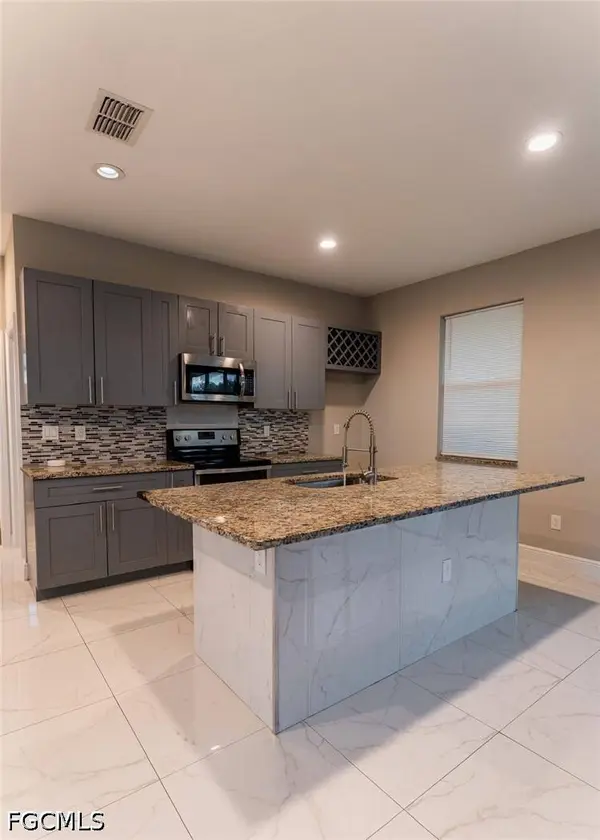 2917 5th ST SW, Lehigh Acres, FL 33976