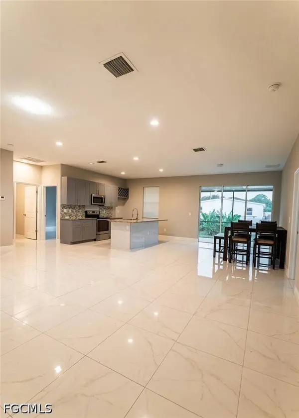 2917 5th ST SW, Lehigh Acres, FL 33976