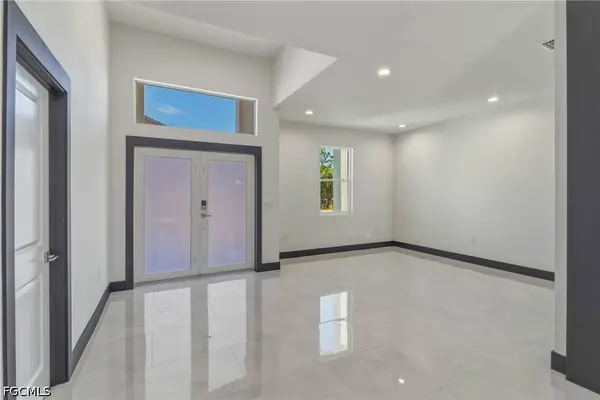 442 Mercedes CT, Lehigh Acres, FL 33972