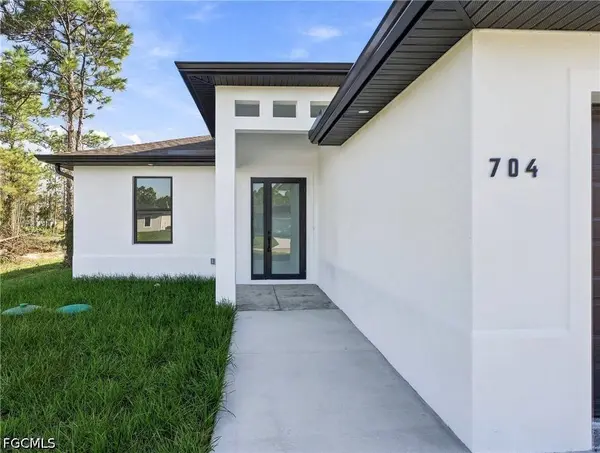 704 Avondale ST E, Lehigh Acres, FL 33974