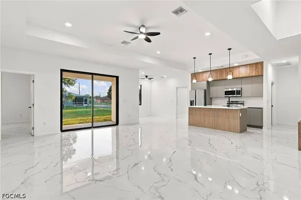 5231 6TH ST W, Lehigh Acres, FL 33971