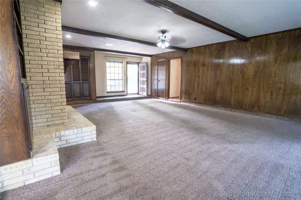 8002 S Birch AVE, Broken Arrow, OK 74011