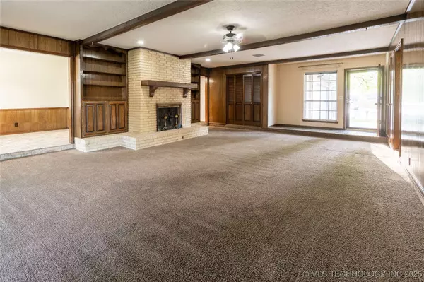 8002 S Birch AVE, Broken Arrow, OK 74011