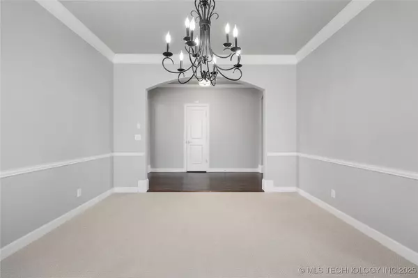 8655 E 104th ST, Tulsa, OK 74133