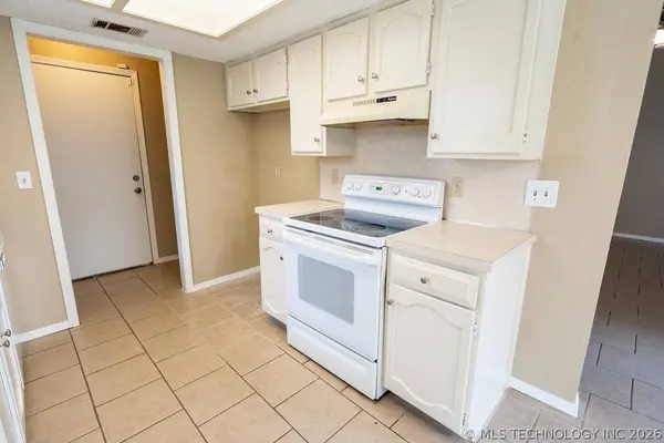 11209 S 108th East East Avenue, Bixby, OK 74008