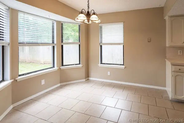 11209 S 108th East East Avenue, Bixby, OK 74008