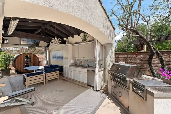 1 Cambridge RD, Ladera Ranch, CA 92694