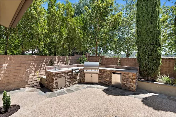 4 Dennis LN, Ladera Ranch, CA 92694