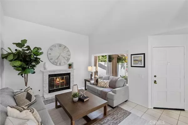 12 Hazelnut, Irvine, CA 92614