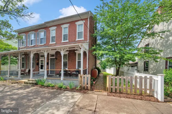 6 E 2ND ST, Pottstown, PA 19464