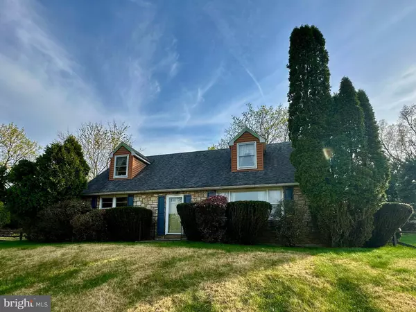 16 GALICIA DR, Phoenixville, PA 19460