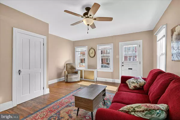 54 CHESTNUT ST, Pottstown, PA 19464