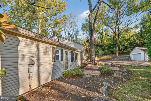 121 MIDWAY RD, Phoenixville, PA 19460