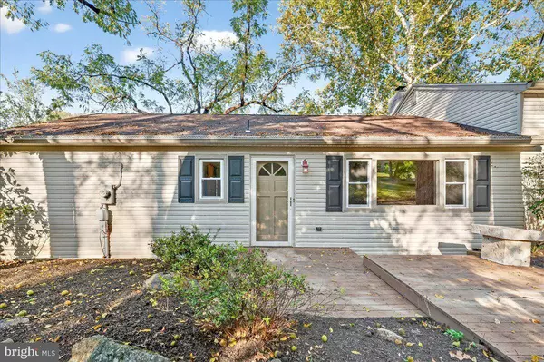 121 MIDWAY RD, Phoenixville, PA 19460