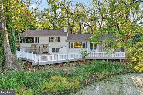 121 MIDWAY RD, Phoenixville, PA 19460