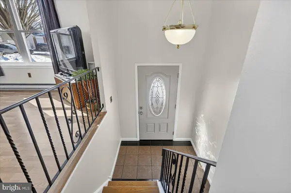 8 RED CLOUD CIR, Royersford, PA 19468