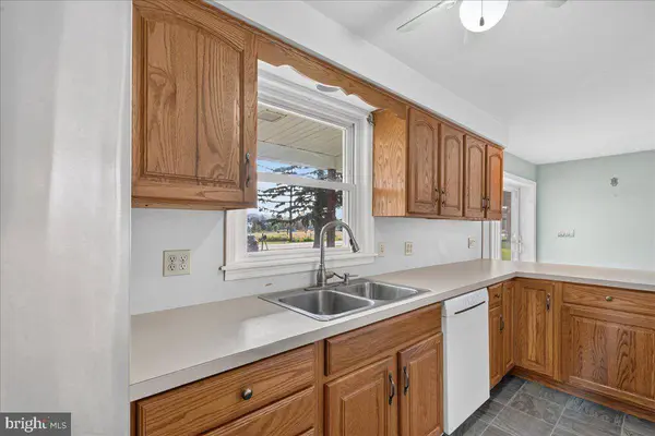 70 RIDGE RD, Phoenixville, PA 19460