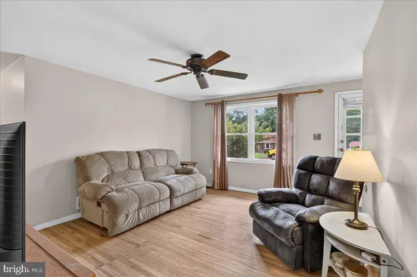 209 N LAKE DR, Downingtown, PA 19335