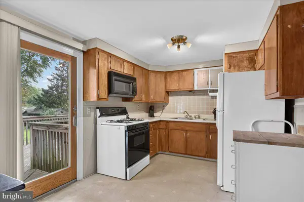 209 N LAKE DR, Downingtown, PA 19335