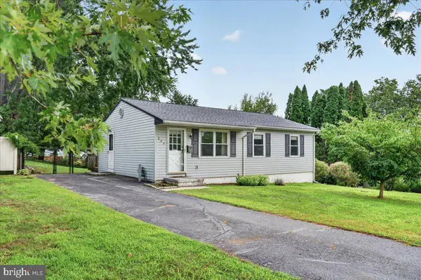 209 N LAKE DR, Downingtown, PA 19335