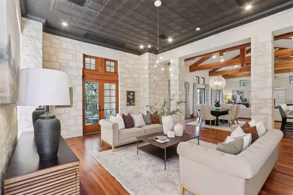 7811 High Hollow DR, Austin, TX 78750