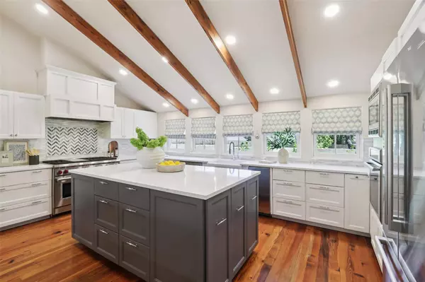 7811 High Hollow DR, Austin, TX 78750