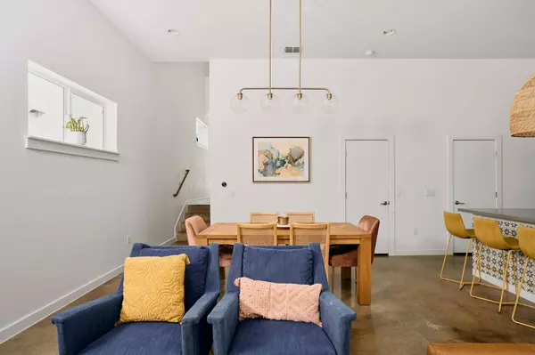 3001 Del Curto RD #14, Austin, TX 78704