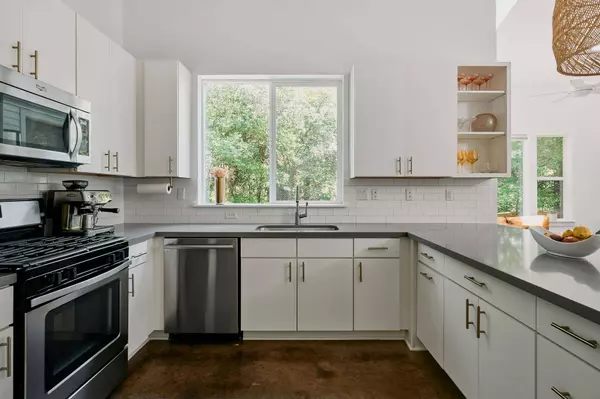 3001 Del Curto RD #14, Austin, TX 78704