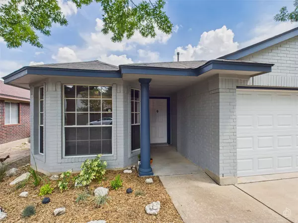 2606 Hutton LN, Leander, TX 78641